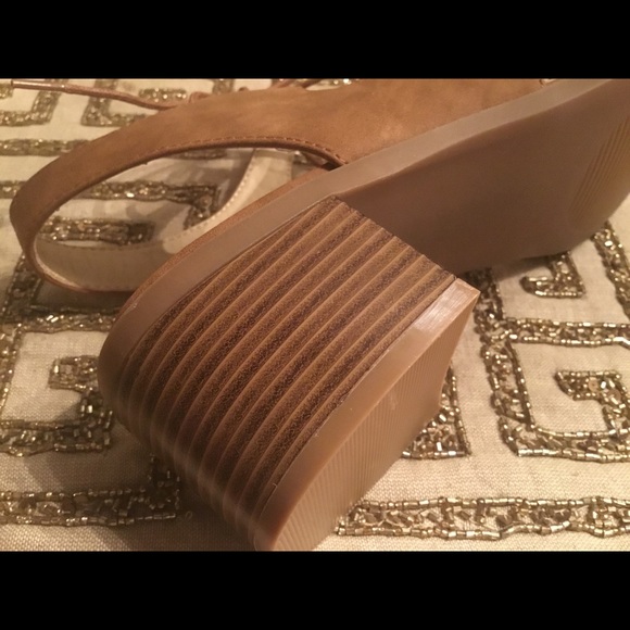 New Seven Dials “Alethea” block heel sandal - Picture 4 of 7